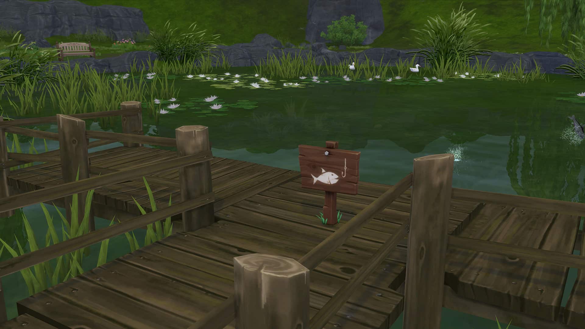 Un étang Sims 4 bien établi, avec des arbres, des poissons et divers animaux sauvages